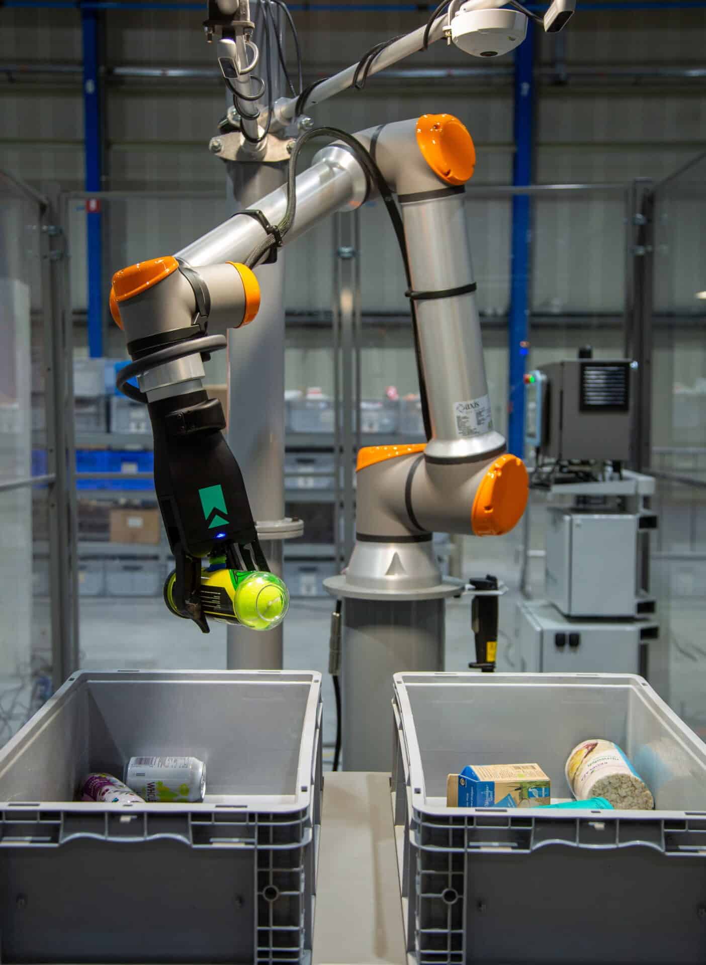 RightHand Robotics integrated warehouse system